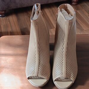 Women's Peep Toe Fishnet Styled Heels (New)